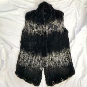 JUNE RABBIT SHAWL FUR VEST NWT NAVY SNOW TOP BLACK GRAY MEDIUM BUTTONS POCKETS